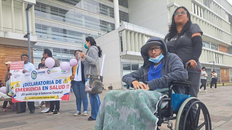Más de 30 medicamentos al día y hospitalizaciones frecuentes, así viven los pacientes con fibrosis quística en Ecuador