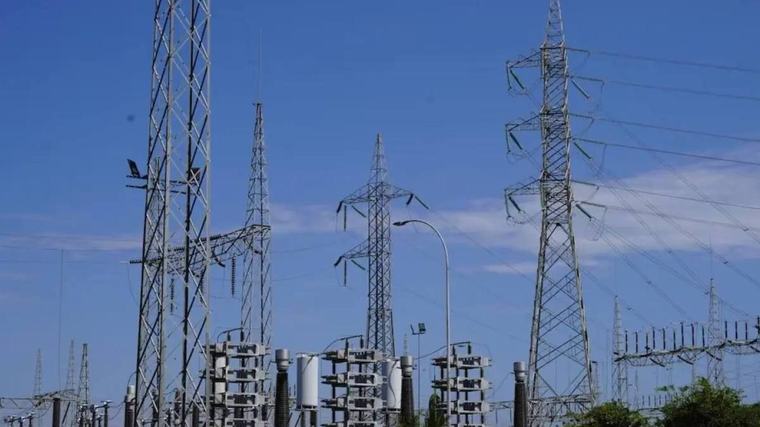 Ecuador analiza energía colombiana adicional ante riesgo de déficit eléctrico
