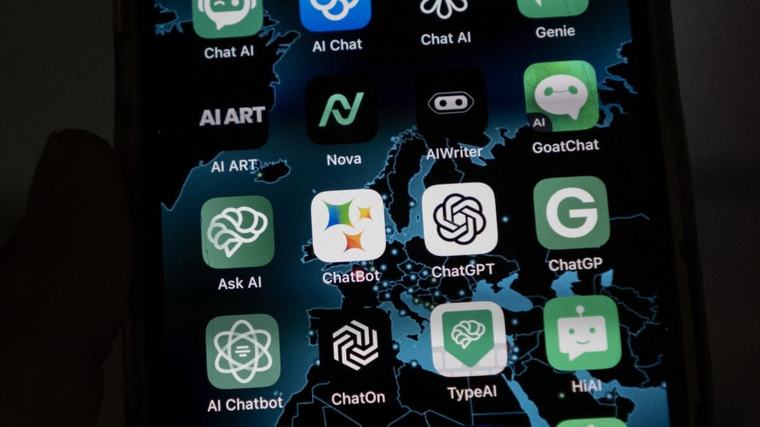 ChatGPT, Gemini, Claude y Grok, los chatbots más 'populares', sufrieron una caída global