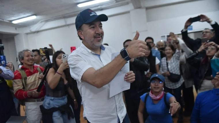 Pabel Muñoz tilda de "ridículos" a asambleístas por proyecto de control vial