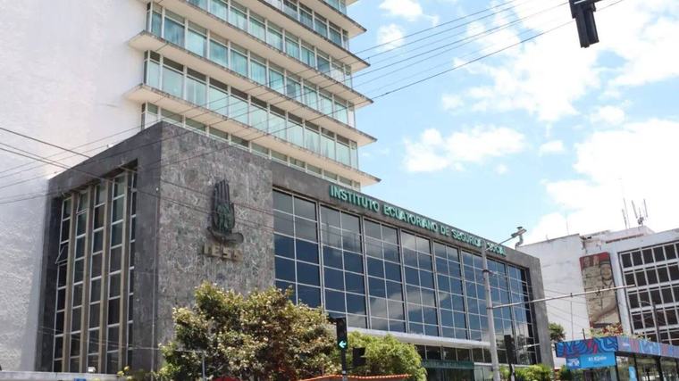 IESS: a vender bienes y hospitales