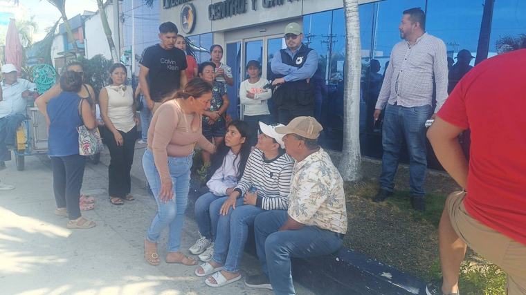 Tensión en Manta: denuncian la interceptación del barco artesanal Conquista 2 en altamar