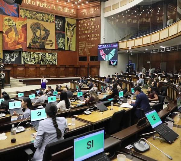 Asamblea aprueba reformas a la Ley de Transporte: hay cambios para las licencias, delivery y motos eléctricas