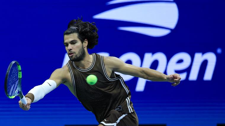 US Open: Rafa Jódar es eliminado y Carlos Alcaraz remonta para avanzar a tercera ronda