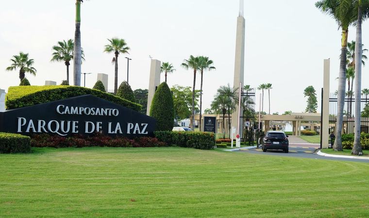 Sepelio de Michele Sensi-Contugi y Stephany Hollihan se realizó de forma privada en Parque de la Paz