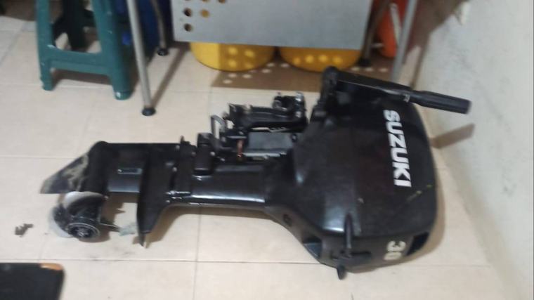 Roban motor fuera de borda utilizado por salvavidas de la Fundación Salvares