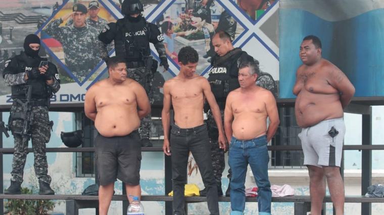 En Progreso armaron una caleta en manglar para guardar armas: hay cuatro aprehendidos