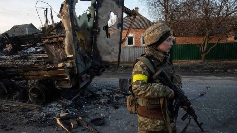 Los enviados de Trump visitan Kiev para abordar la guerra con Rusia tras pasar por Moscú