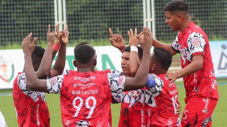 Club 11 de Mayo vence 1-2 a Deportivo Santo Domingo NM23 con doblete de Edison Caicedo