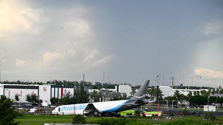 Esto se sabe del accidente de un avión de carga de Amazon en el aeropuerto de Miami, que dejó al menos cinco muertos