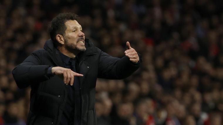 Julián Álvarez vuelve al Atlético: Simeone lo convoca para enfrentar al Athletic