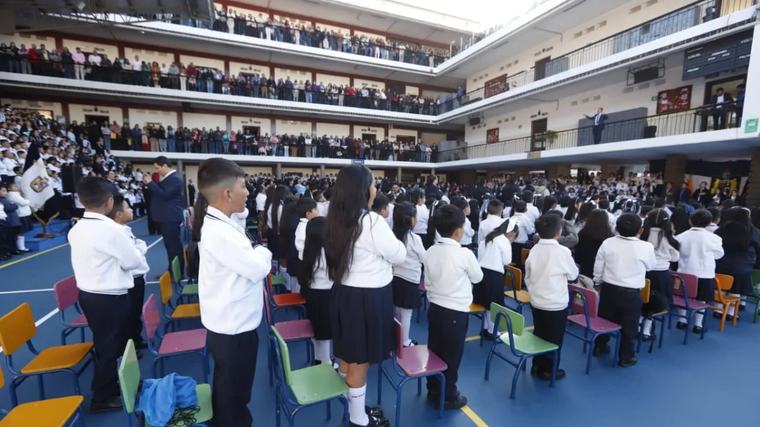 Año lectivo en Ecuador: padres, estudiantes y docentes deben remar en la misma dirección