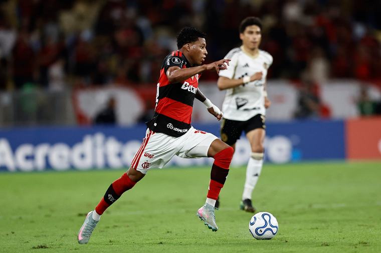 ‘Ya no tenemos que estar en la noche de Río de Janeiro para saber cuánto está bebiendo’, el comentario del presidente de Flamengo sobre Gonzalo Plata antes de la fallida negociación