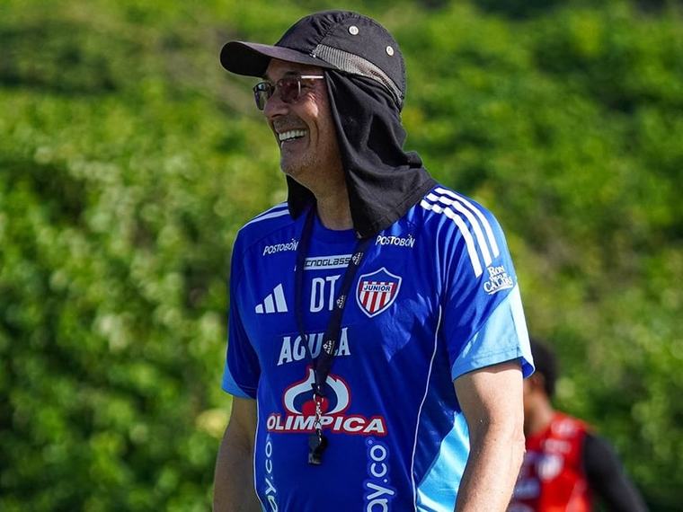 “Estoy dolido”, dice Alfredo Arias luego de su salida de la dirección técnica del Junior de Barranquilla