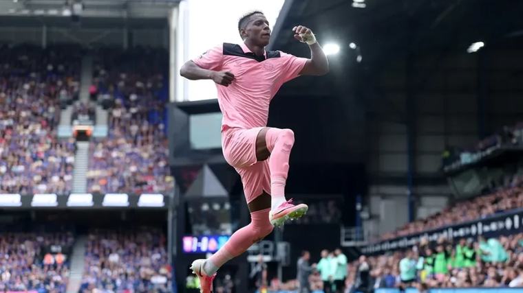 Nilson Angulo, candidato al mejor gol del mes en la Premier League: Así fue su anotación (Video)
