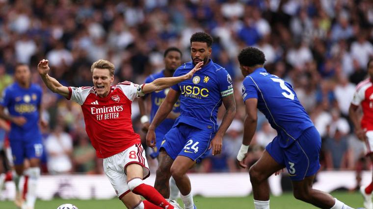 ¡'Moi' no jugó! El Arsenal, con Piero Hincapié, derrotó al Chelsea en la Premier League