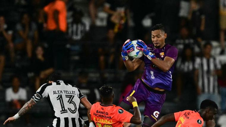 Barcelona SC recibe certificación y José David Contreras es baja ante Aucas por acumular cinco tarjetas amarillas
