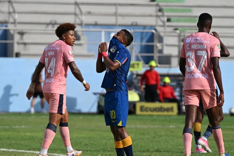 Universidad Católica vence al Delfín SC y lo pone en apuros por el descenso en la fecha 29 de la Liga Ecuabet