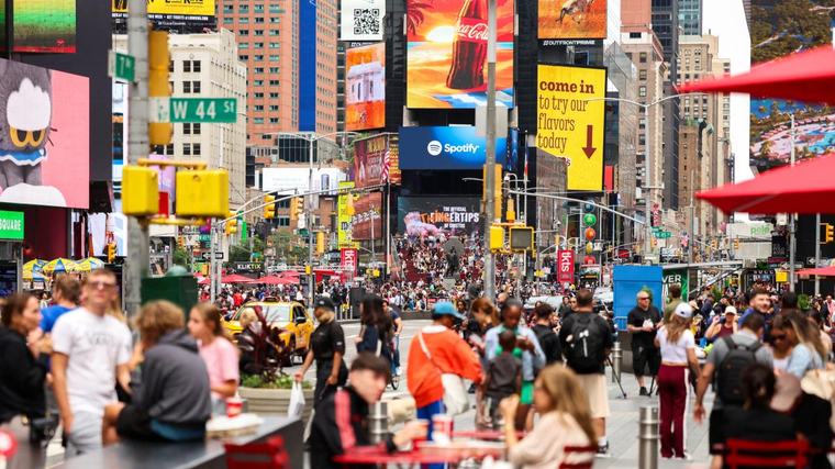Mujer asesinada en el Times Square de Nueva York era la vicepresidenta de negocios del Bank of America