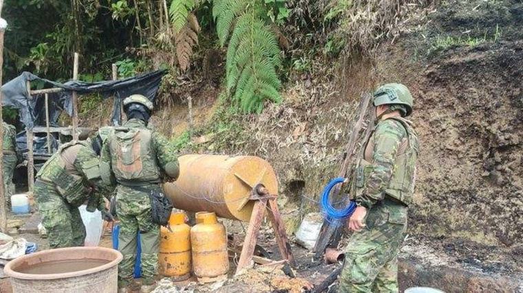 Desmantelan campamento e inhabilitan dos bocaminas de minería ilegal en Pucará