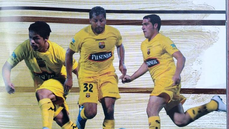 Hernán Encina, exjugador de Barcelona SC y varios clubes en Argentina, hoy trabaja como albañil