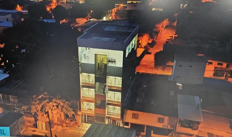 Hallan lujoso edificio con piscina y ascensor en el Guasmo Sur de Guayaquil
