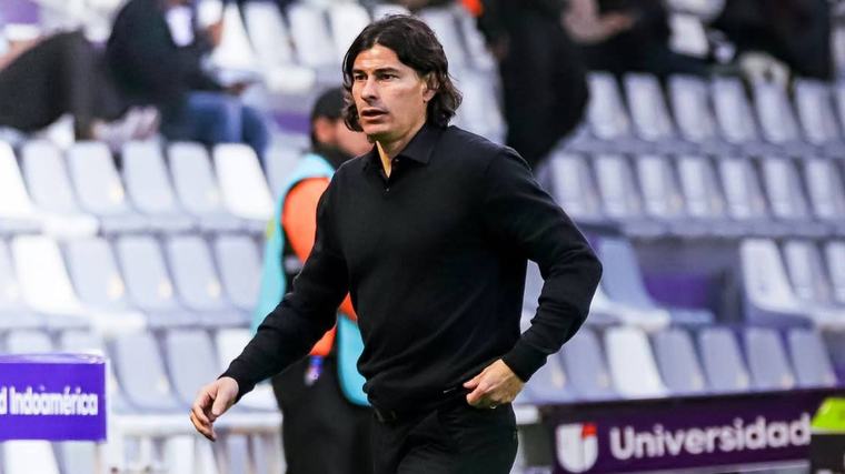 LigaPro sanciona con dos fechas a Ismael Blanco por dar indicaciones sin poseer licencia de entrenador