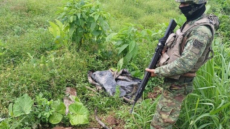 Quinindé: operación militar permite decomisar 500 metros de manguera vinculados al tráfico de hidrocarburos