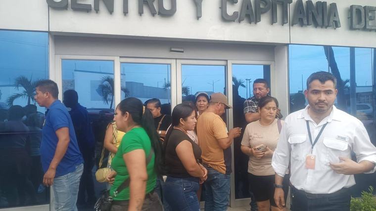 Pesquero OM2 con siete lanchas y 22 tripulantes fue reportado como abordado a 83 millas de las costas de Manta